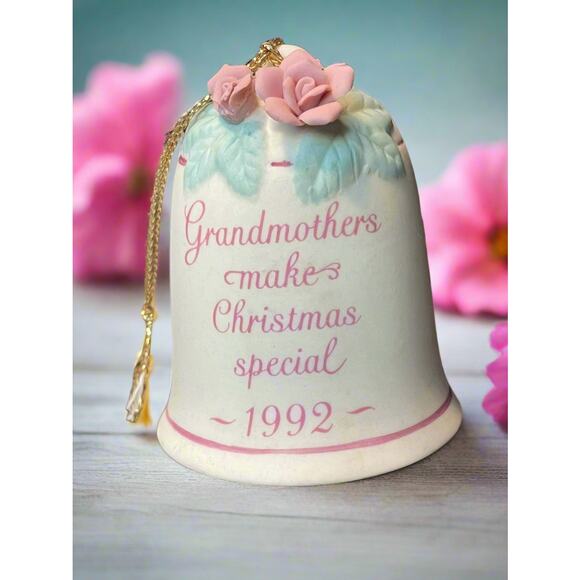 1992 American Greetings Grandmothers Make Christmas Special Porcelain Ornament - Picture 1 of 10